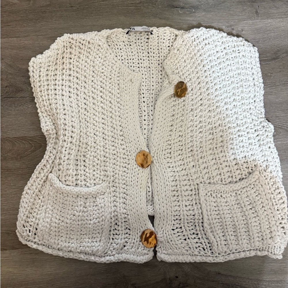 Zara Chunky Knit White Sweater Vest